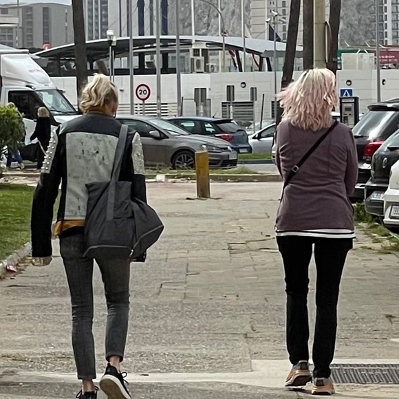 PRICED TO SELL...MANY ITEMS PURCHASED IN EUROPE. - Picture 3 of 5